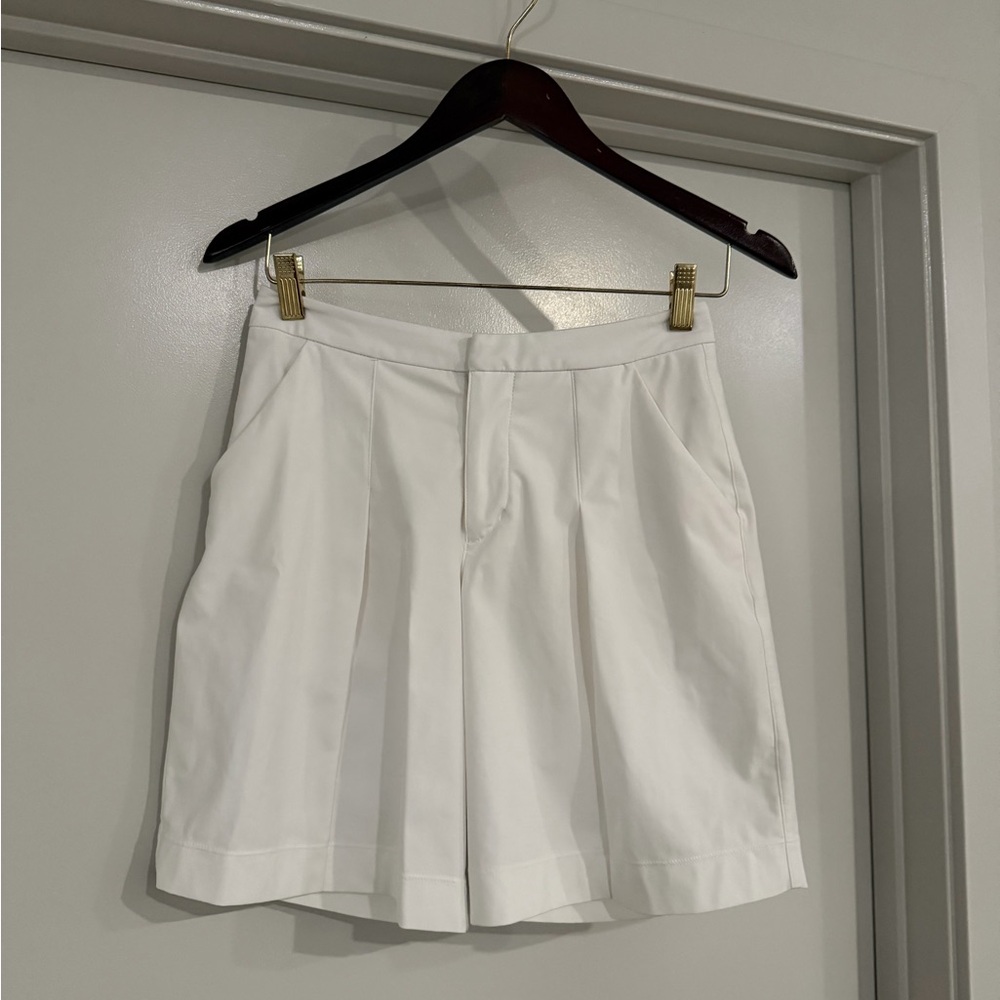 Lululemon White Women's Golf Shorts